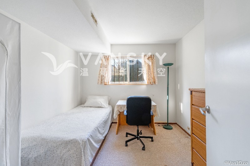 250729194407_room 1.jpg